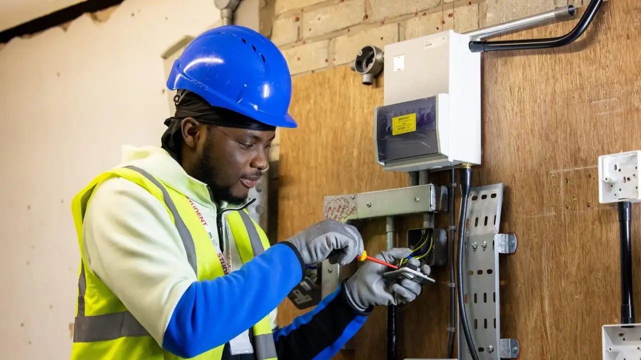 Why Level 2 Electricians Are Key to Advancing Your Construction Career